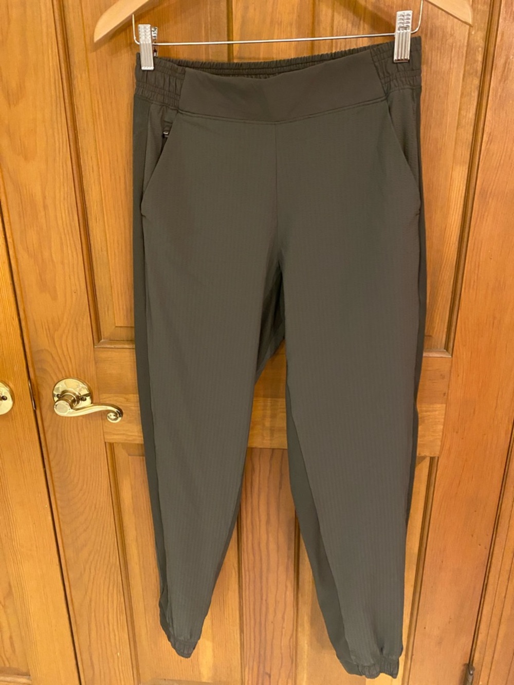 Athleta Textured Brooklyn Jogger in Mountain Olive
